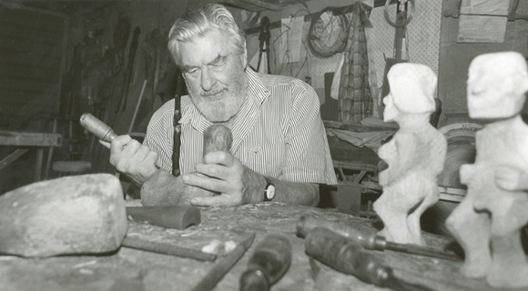 Artist: b'Heath, Gregory.' | Title: b'Portrait of Bim Hilder, Australian sculptor and printmaker, 1989' | Date: 1989 Artist: b'Heath, Gregory.' | Title: b'Portrait of Bim Hilder, Australian sculptor and printmaker, 1989' | Date: 1989