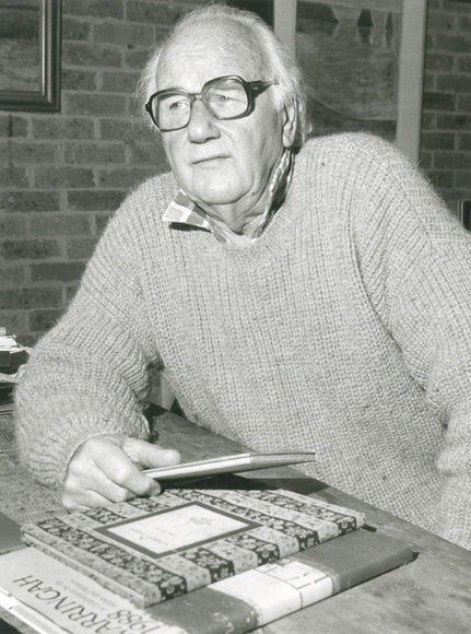 Artist: b'Heath, Gregory.' | Title: b'Portrait of Roderick Shaw, Australian printer and publisher, 1990' | Date: 1990 Artist: b'Heath, Gregory.' | Title: b'Portrait of Roderick Shaw, Australian printer and publisher, 1990' | Date: 1990