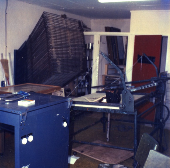Artist: b'Butler, Roger' | Title: b'deja vu poster workshop, Old Canberra Brickworks, Canberra, 1981' | Date: 1981 Artist: b'Butler, Roger' | Title: b'deja vu poster workshop, Old Canberra Brickworks, Canberra, 1981' | Date: 1981