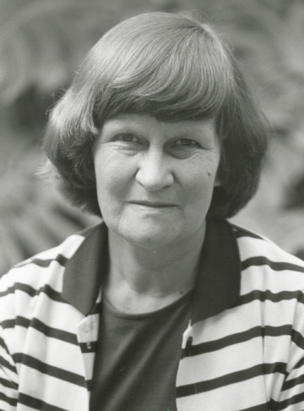 Artist: b'Heath, Gregory.' | Title: b'Portrait of Ursula Laverty, Australian painter and printmaker, 1988' | Date: 1988 Artist: b'Heath, Gregory.' | Title: b'Portrait of Ursula Laverty, Australian painter and printmaker, 1988' | Date: 1988